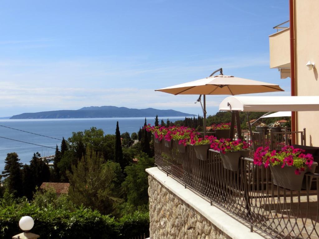 Villa Luppo Ičići Esterno foto